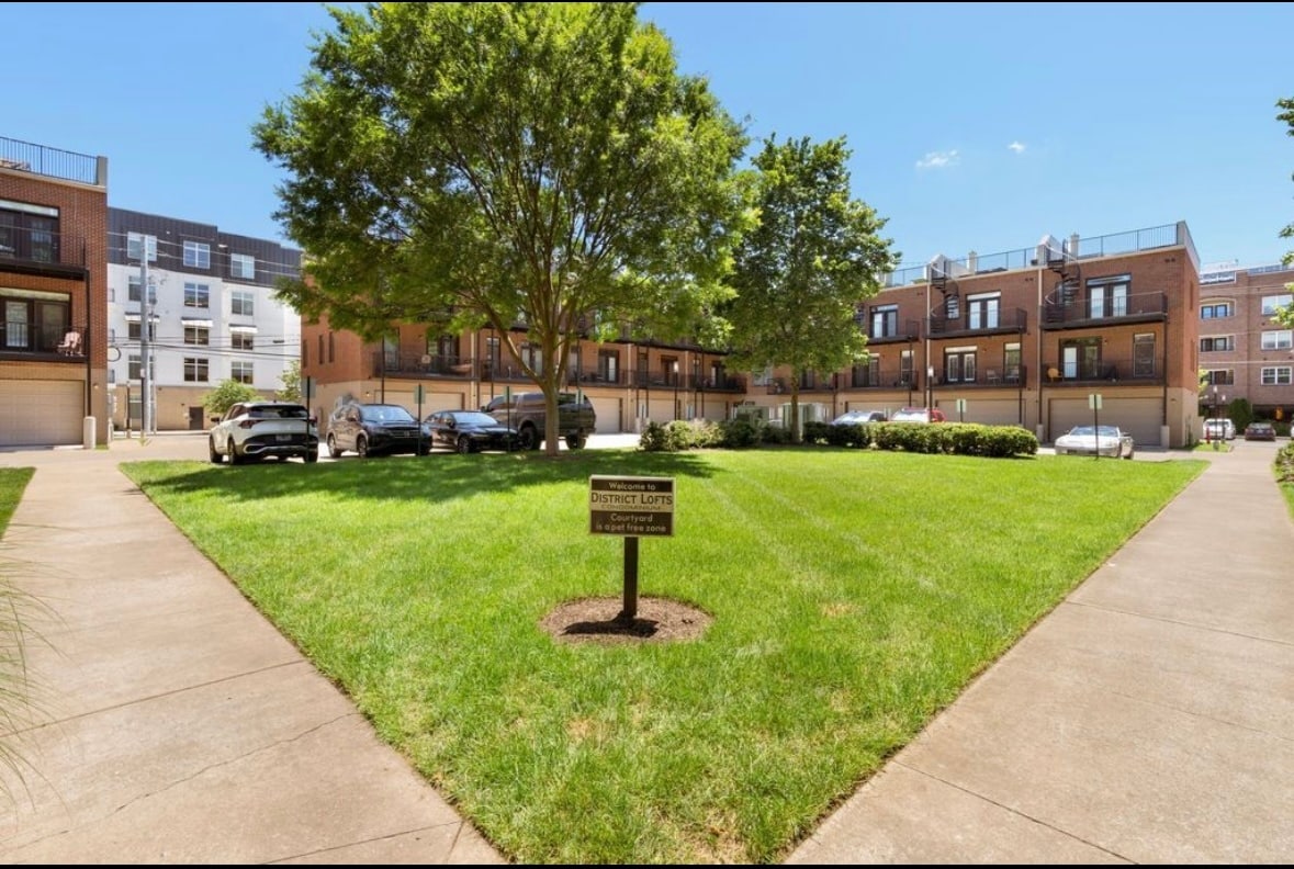Building Photo - 817 3rd Ave N