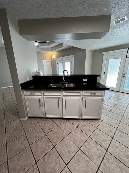 Building Photo - 3535 Warwick Glen Dr