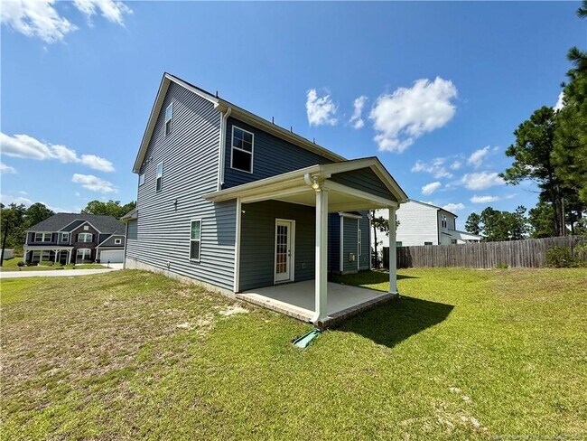 Building Photo - 148 Old Montague Way
