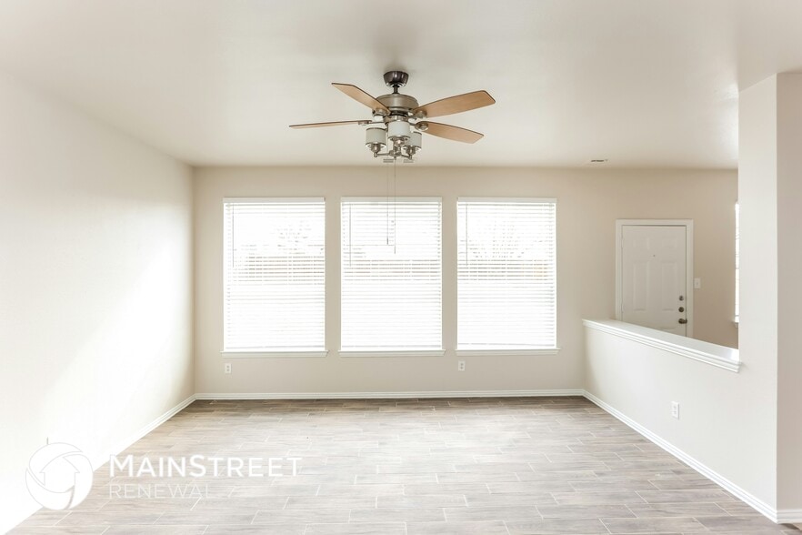 Building Photo - 532 Pinnacle Dr