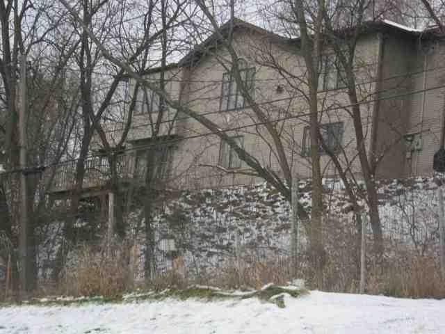 Building Photo - 909 Augusta Ave