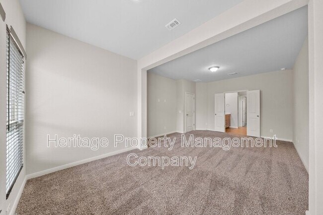 Building Photo - 148 Sambar Main