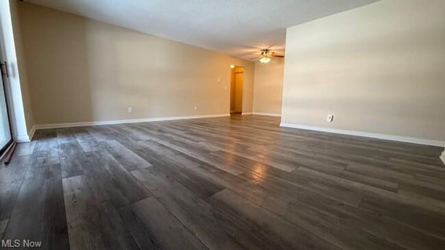 Building Photo - 1263 Lost Nation Rd