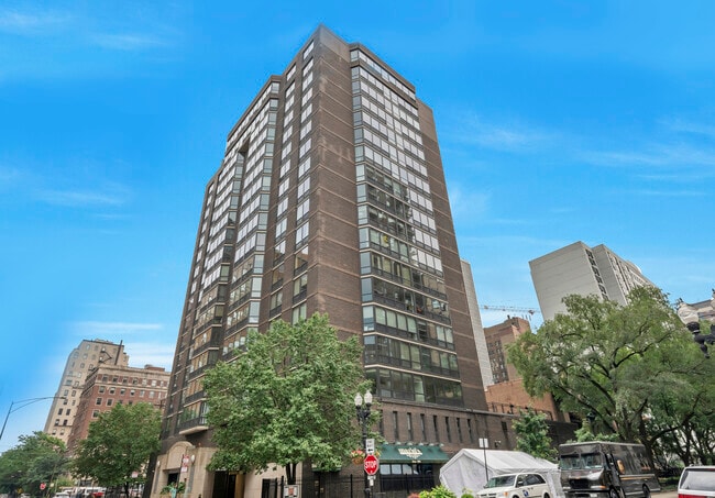 Primary Photo - 21 W Goethe St