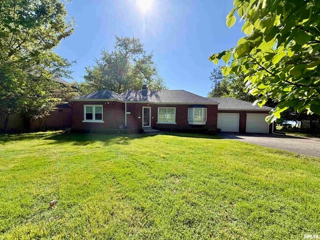 Building Photo - 136 E Hazel Dell Ln