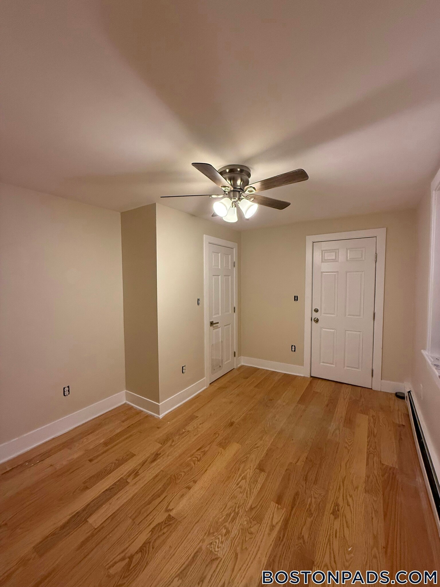 Building Photo - 2 Buckingham St