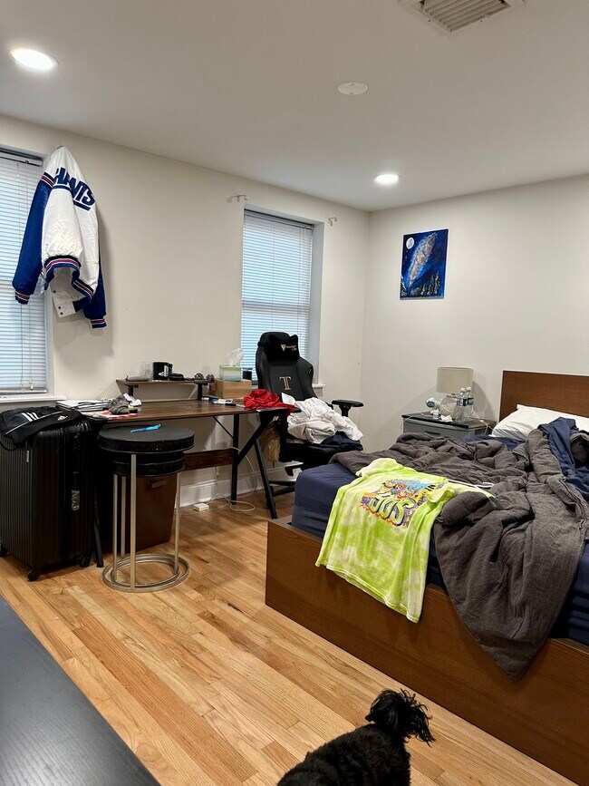 Building Photo - 139 Garden St