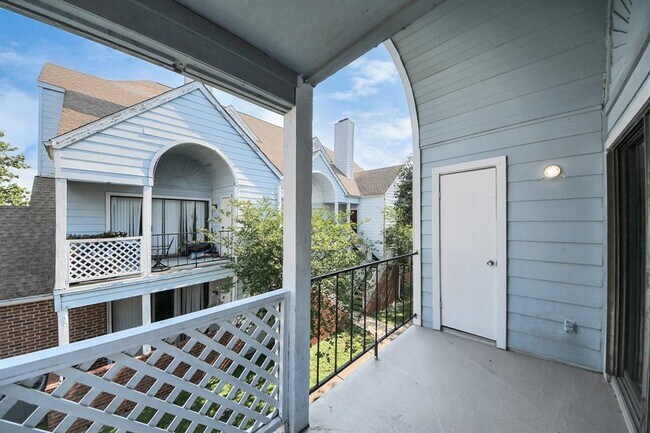 Building Photo - 14550 Fonmeadow Dr