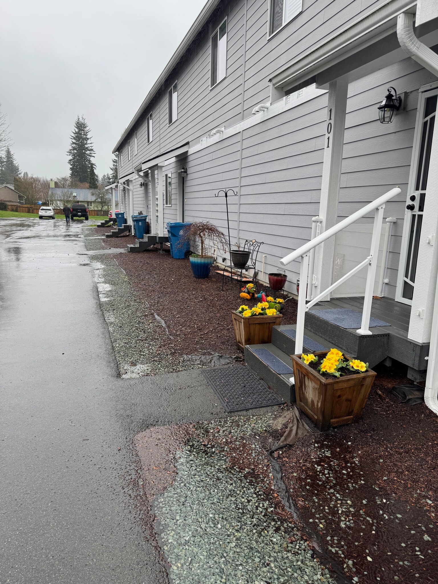 Building Photo - 713 8th St