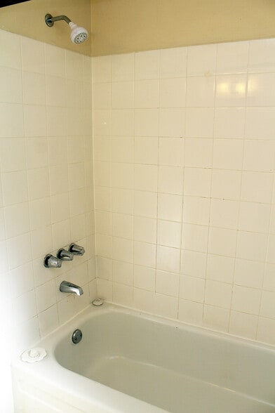 Building Photo - 4110-4116 N Willis Blvd