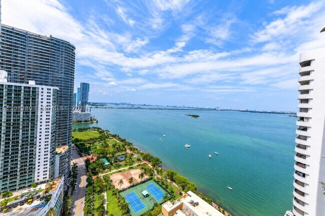 Building Photo - 1717 N Bayshore Dr