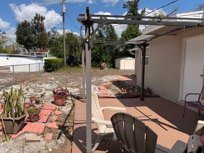 Building Photo - Easy Living with this 3 Bedroom Home on oversized fenced lot.