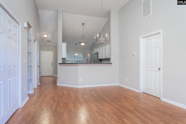 Building Photo - 129 Crickhollow Cir