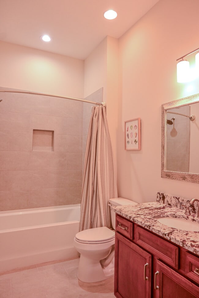 Building Photo - 1013 Marsh Vw Dr