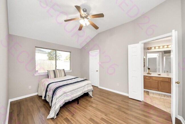 Building Photo - 5615 Brenwood Gln Trl