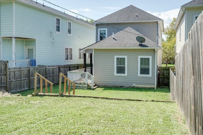 Building Photo - 5222 Kentucky Ave