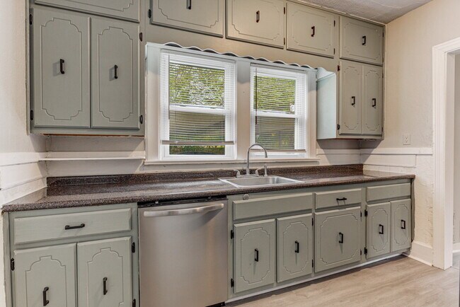 Building Photo - Limited Time: Qualified Tenants Get Half Price First Month – Pest Control & Appliances Covered!