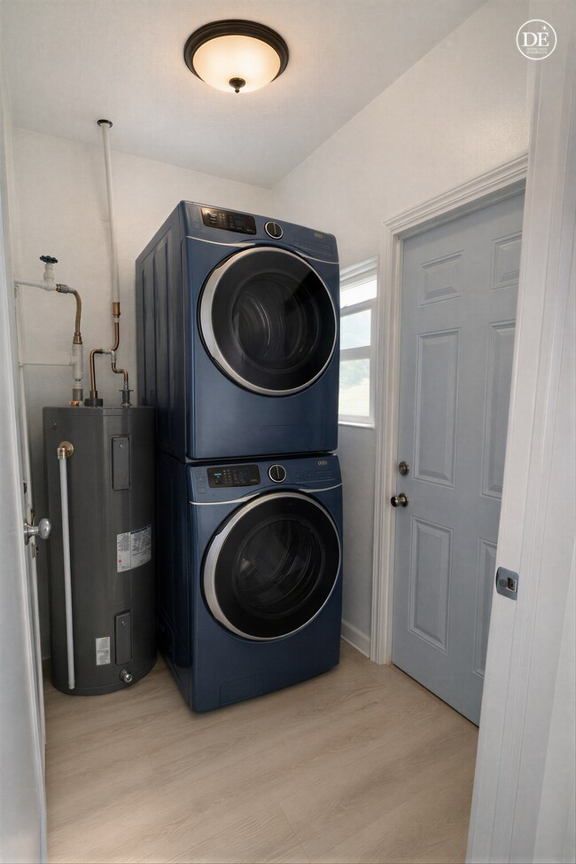 Building Photo - 211 N Vendome St