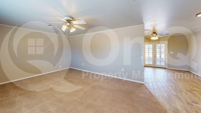Building Photo - 826 S Sarnoff Dr