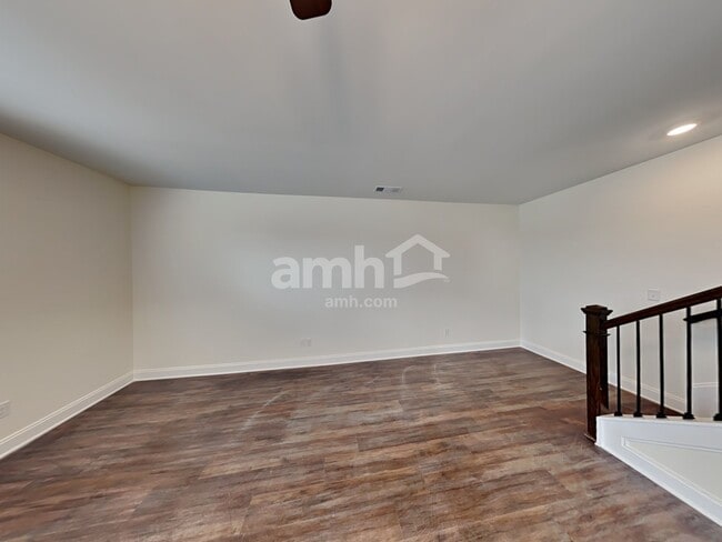 Building Photo - 2105 Williamshire Lane