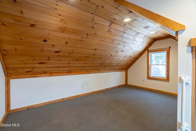 Building Photo - 288 Church St