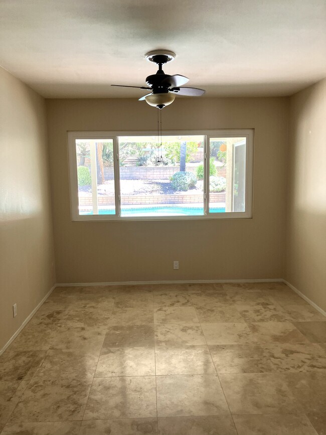 Dining Area - 282 Summit Rd