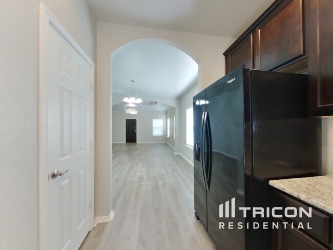 Building Photo - 1427 Oriole Ct
