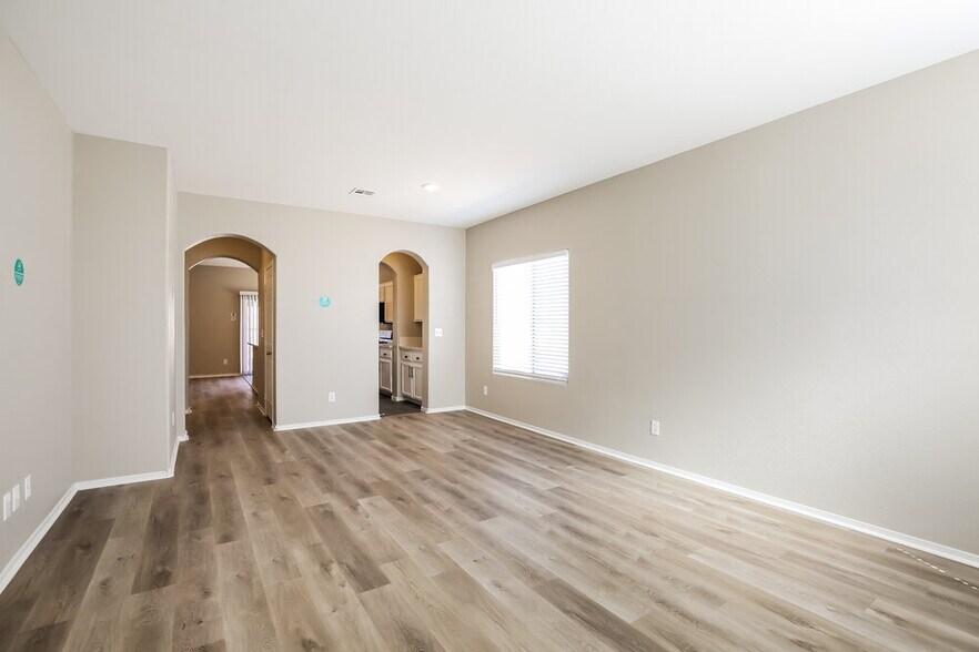 Building Photo - 1704 Mizzenmast Ave