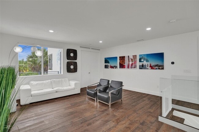 Building Photo - 9995 NW 75th St