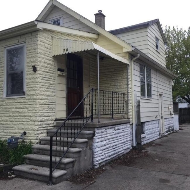 Building Photo - 3 Bedroom 1 Bath home in Hazel Park