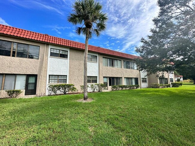 Building Photo - 1750 Belleair Forest Dr