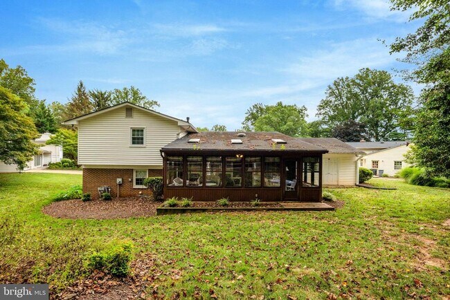 Building Photo - 615 Kearney Ct SW