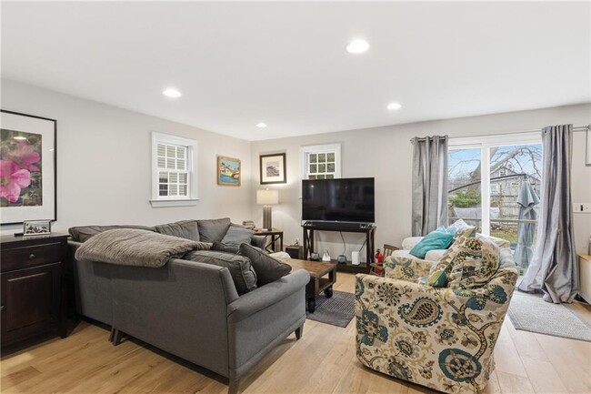 Building Photo - 72 Seascape Ave