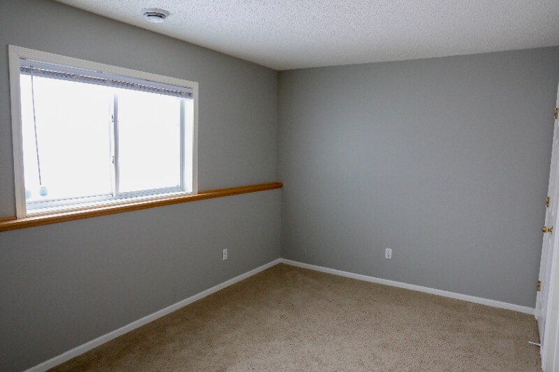 Building Photo - 8017 Stratford Cir S