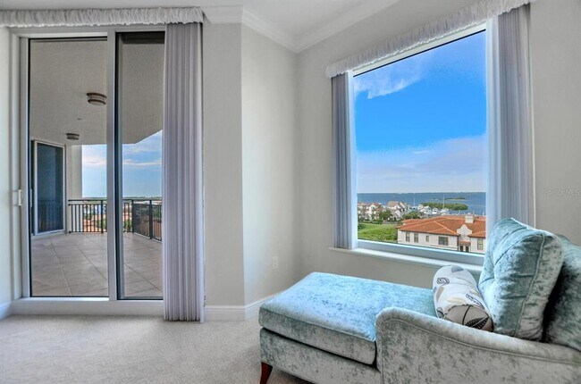 Building Photo - 5823 Bowen Daniel Dr