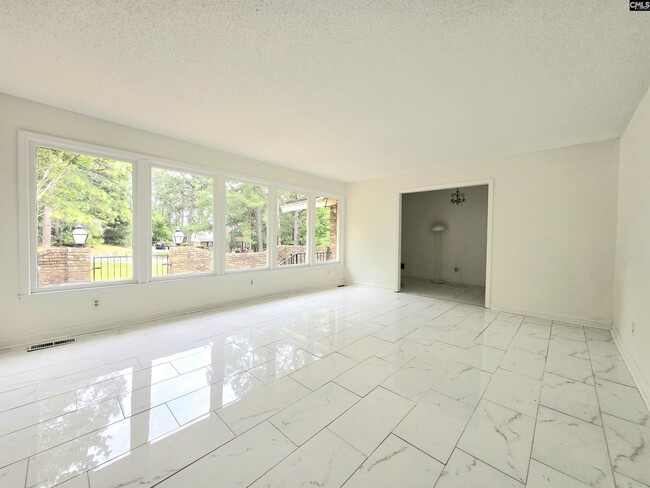 Building Photo - 77 Northlake Rd