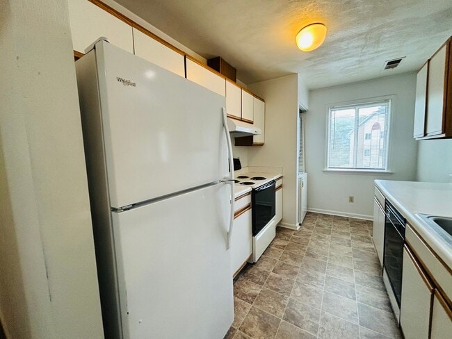 Building Photo - 400 Berryfield Ln