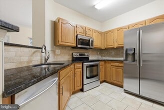 Building Photo - 1640 Fallowfield Ct