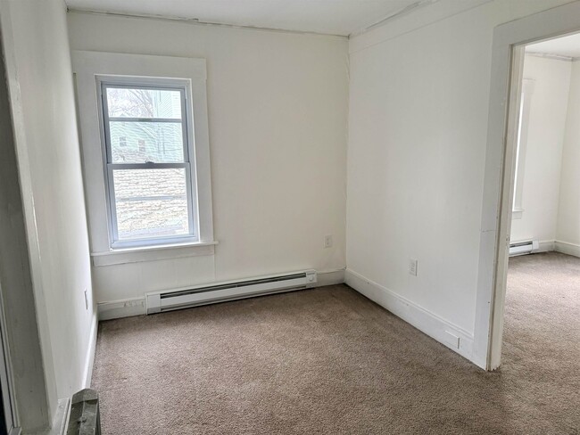 Building Photo - 28 Brook St