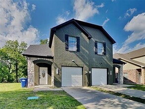 Building Photo - 807 Fenet St