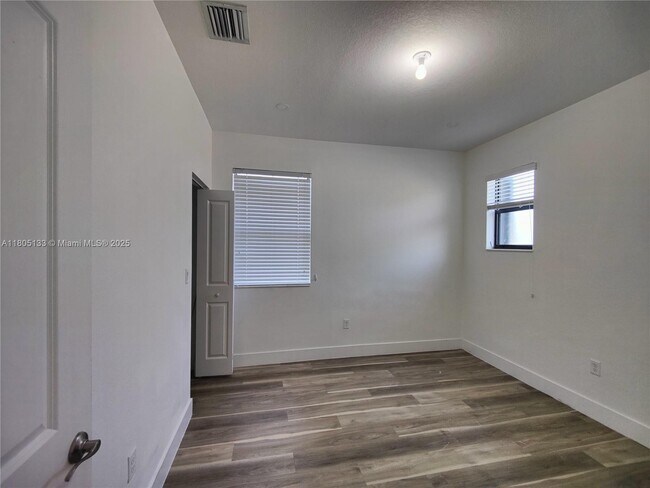 Building Photo - 15752 SW 44th Terrace