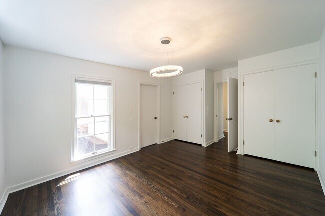 Building Photo - Newly Remodel Home in West Hills!