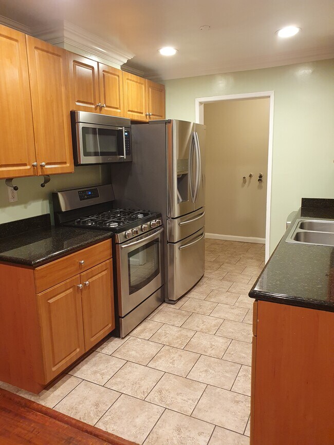 kitchen - 20202 Cohasset St