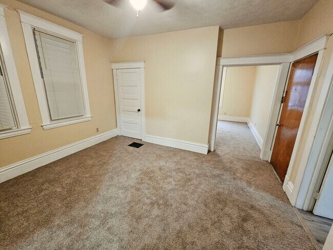 Building Photo - 1285 Clairhaven St