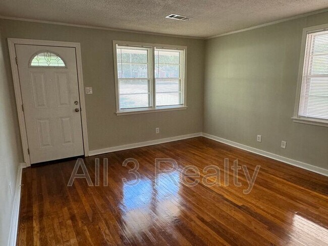 Building Photo - 4259 Hickory Dr