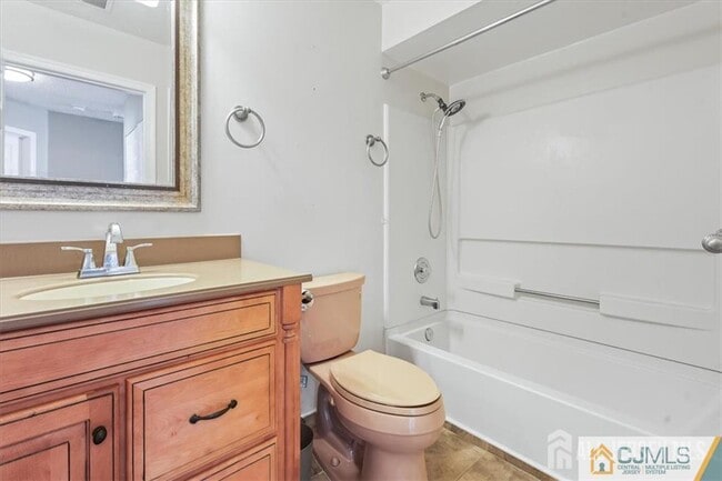 Building Photo - 834 Edpas Rd