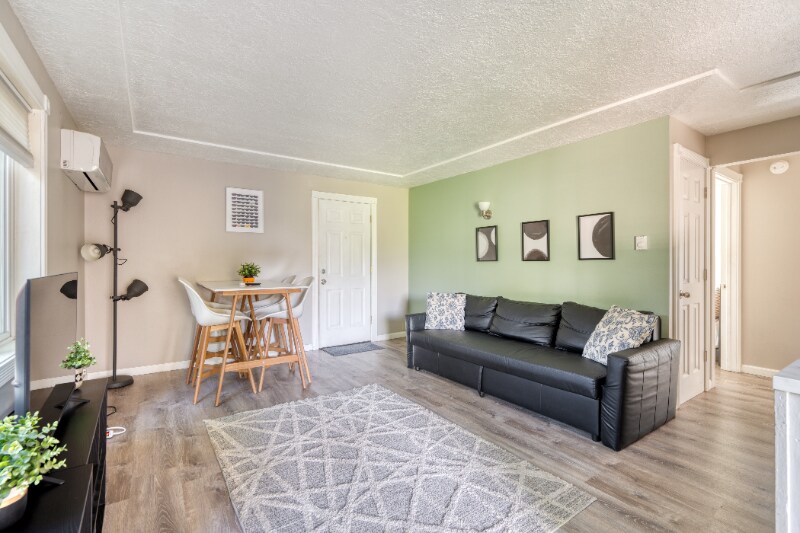 Building Photo - 4122-4128-4128 SE 65th Ave