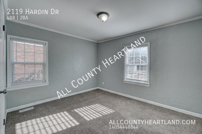 Building Photo - 2119 Hardin Dr