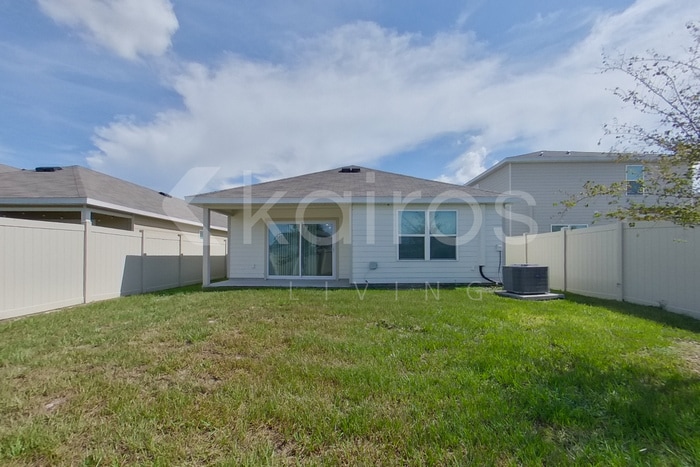 Building Photo - 4421 SW 85 Ln