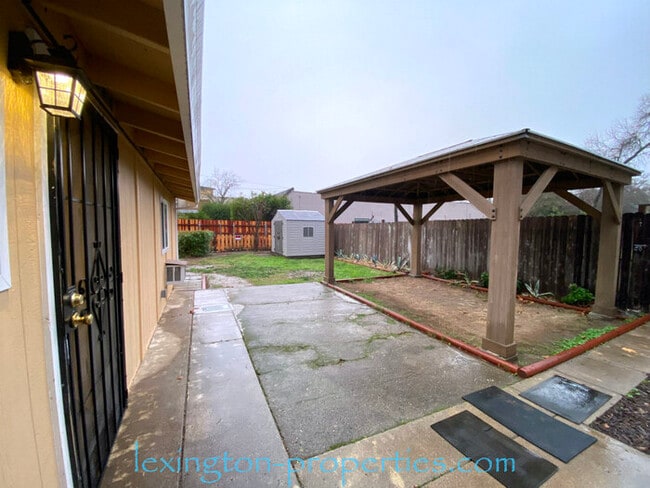 Building Photo - Beautifully Upgraded, 3BD/1BA Carmichael Home, off Fair Oaks Blvd!